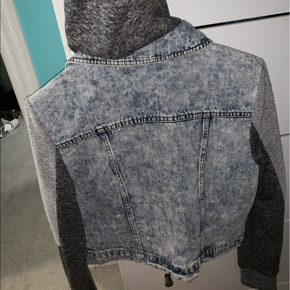 Jean jacket worn once sz M